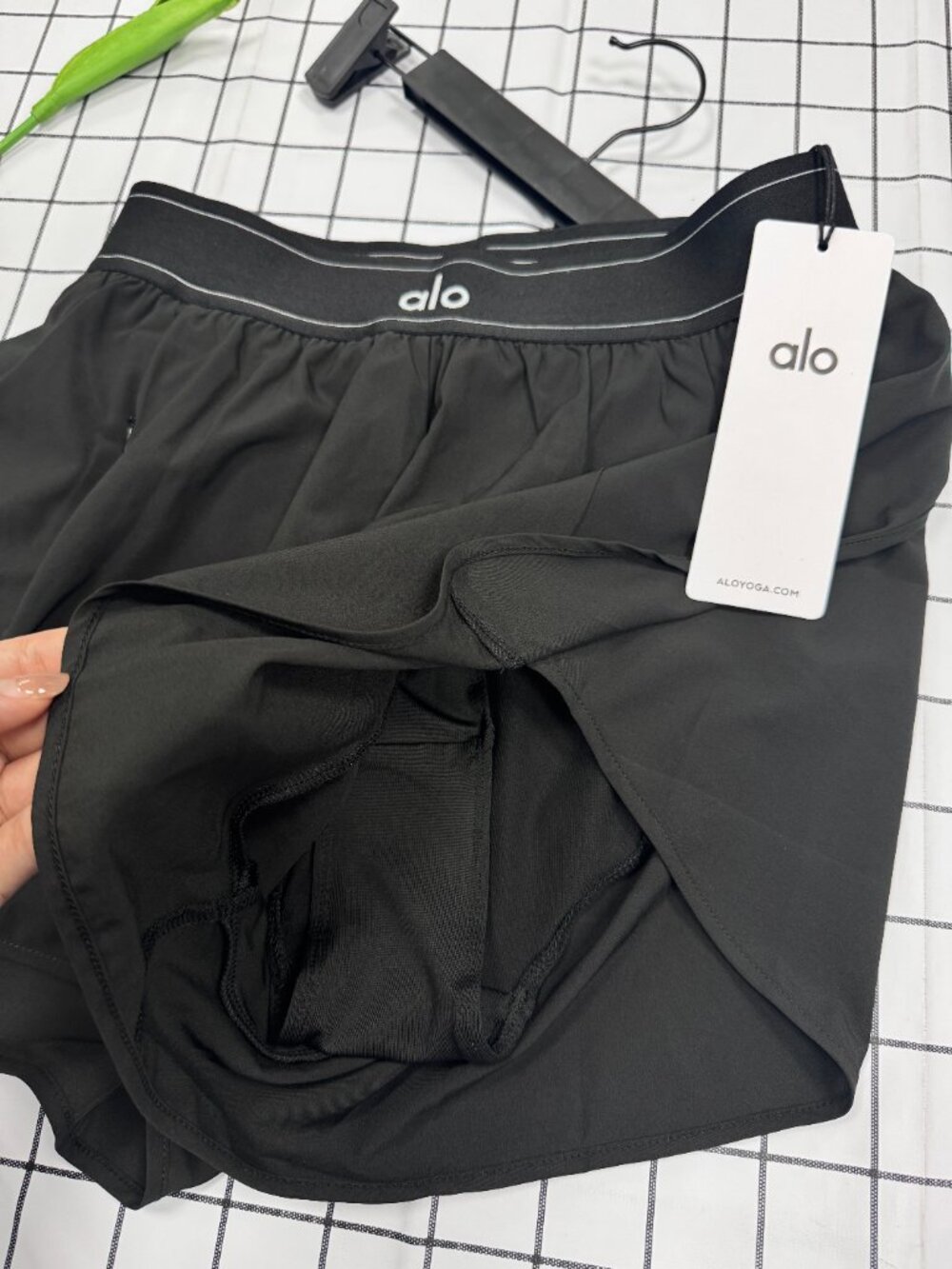 🔥 NWT ALO Yoga Match Point Shorts Black ✨ Must-Have Summer Essential - Picture 5 of 9